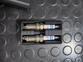 Caja para 2 bujías