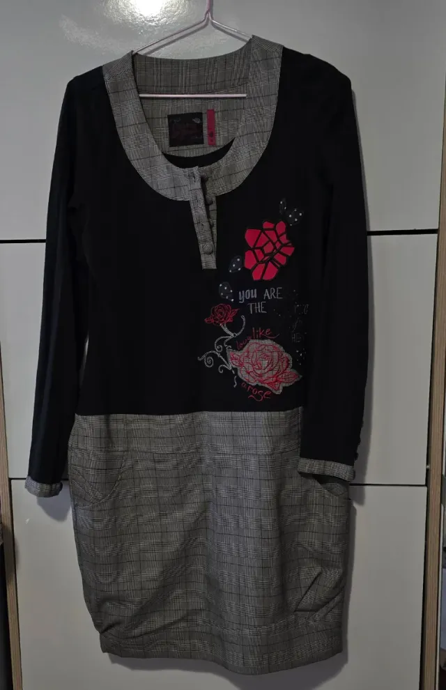 Vestido MISSING JOHNNY negro y gris