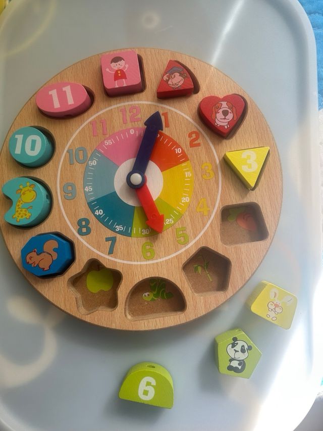 Reloj de madera para niños