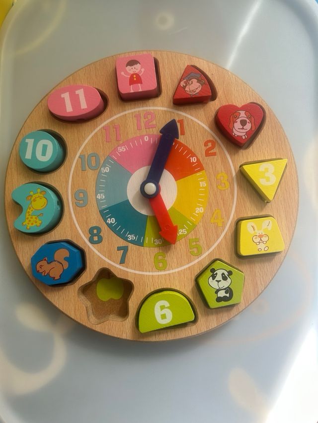 Reloj de madera para niños