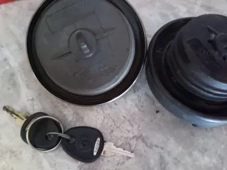 Tapón Gasoil Scania con Llaves