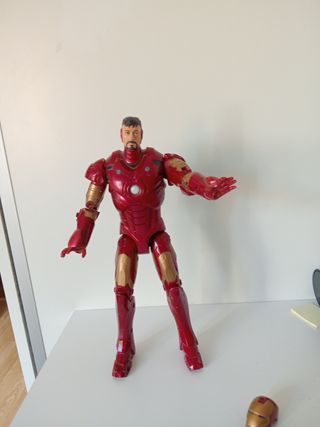 Muñecos Superhéroes Spiderman e Iron Man