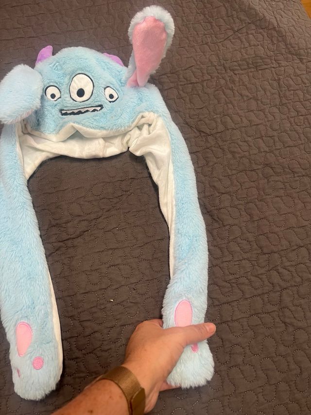 Gorro infantil monstruo azul orejas