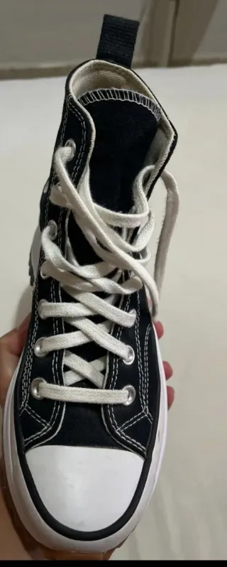 Converse plataforma negras
Utilizadas una vez. 