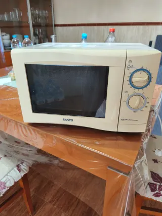 Microondas Sanyo 500W Grill