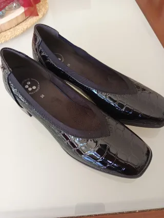 Zapatos salón charol negro talla 38