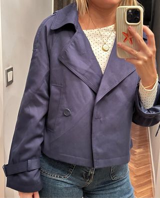 Chaqueta azul corta