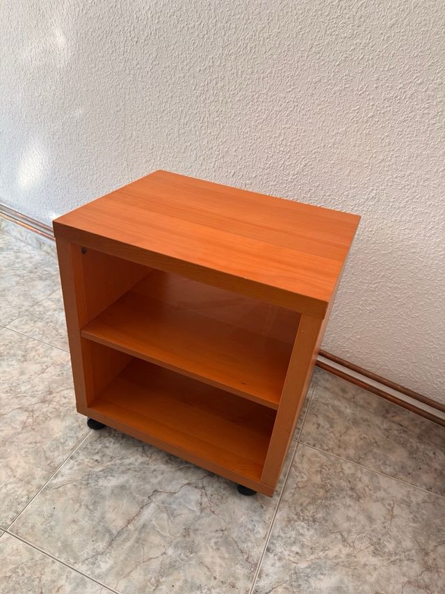 Mueble Kallax Ikea con ruedas