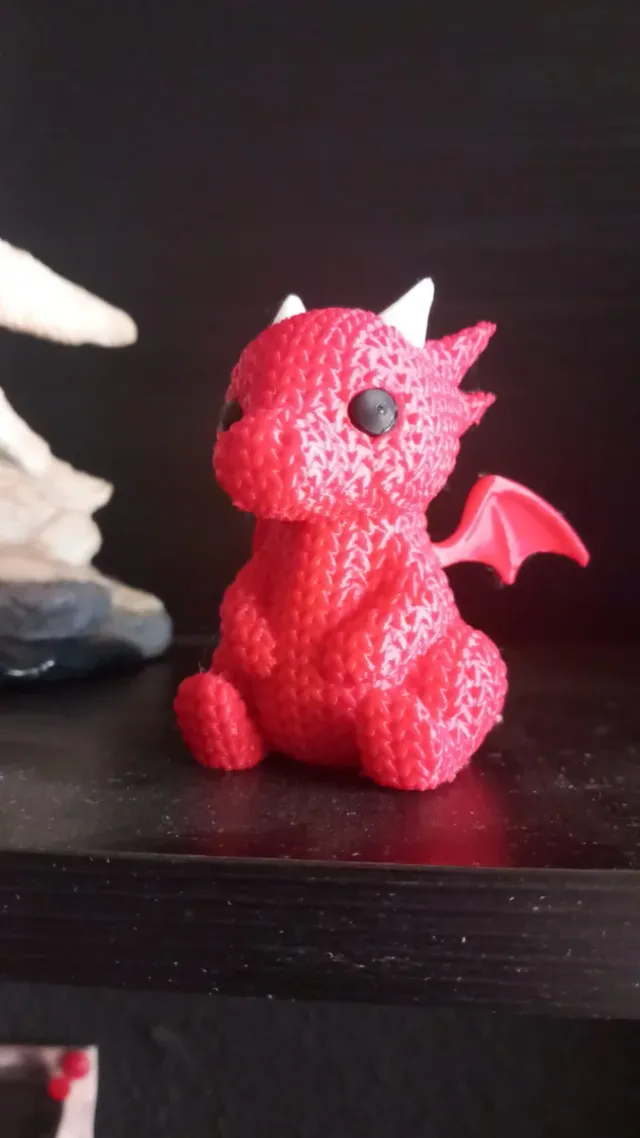 Figura dragón 3D roja