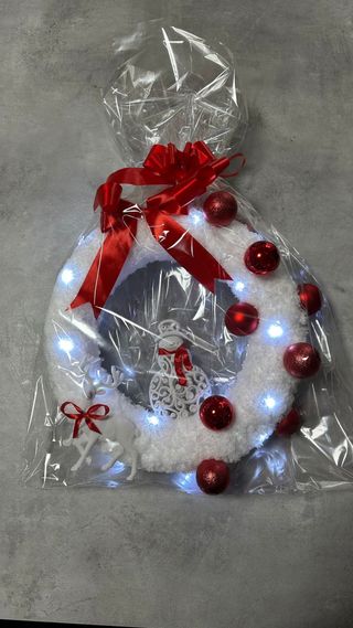 Ghirlanda Natalizia Fatta a Mano con Luci