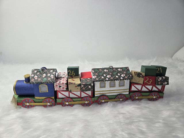 Tren navideño con regalos