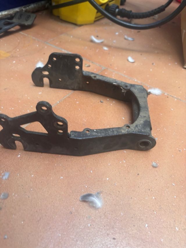 Basculante con tornillería