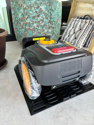 Cortacésped Robot MOWOX Rm 750 BTU- Sn hasta 750m2