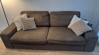 Sofá de 3 plazas gris oscuro (modelo Kivic - Ikea)