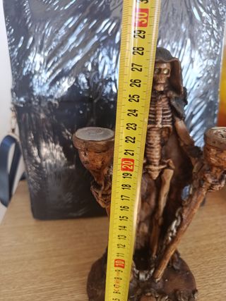 Figura esqueleto portavelas