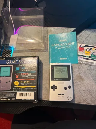 Nintendo Game Boy Light Plata