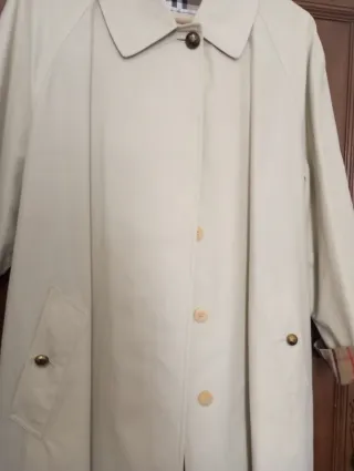 Gabardina Burberry Beige Mujer