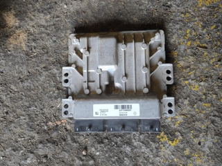 Centralita motor uce 237109890R Renault Capt