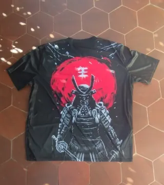 Camiseta Samurai con Sol Rojo