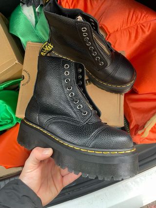 Dr. Martens 1463 Black – Plataforma y Cremallera