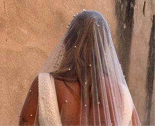 Velo de novia con perlas. Nuevo 