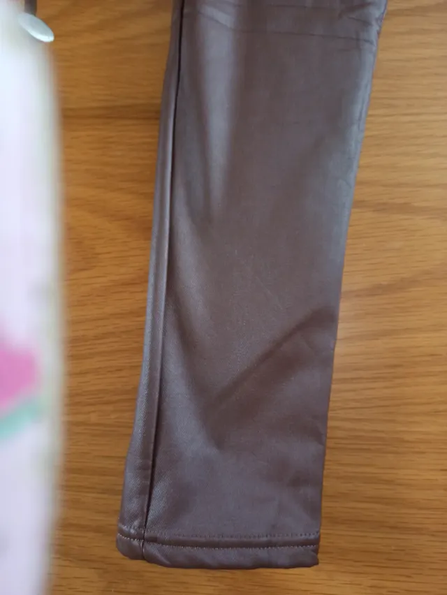 Pantalones polipiel marrones Talla M