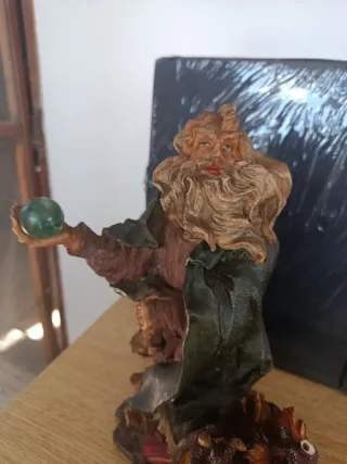 Figura Mago con Dragón y Bola