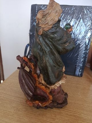 Figura Mago con Dragón y Bola