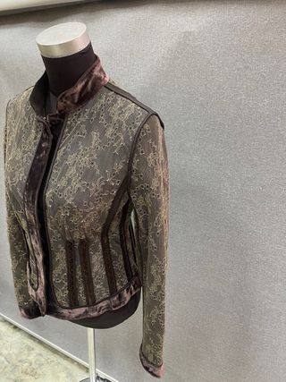 Chaqueta Elie Tahari encaje y terciopelo