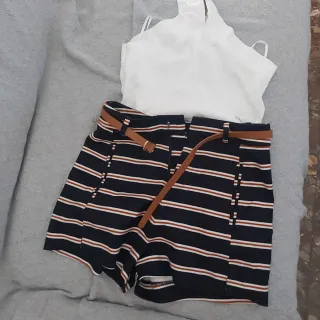 Conjunto Top Blanco y Shorts Rayas