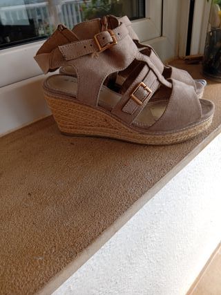 Sandalias cuña esparto beige