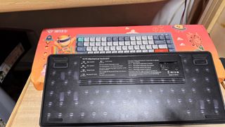 Teclado Mecánico Negro y Gris