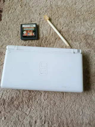 Nintendo DS Lite Blanca + Juego Dinosaurios