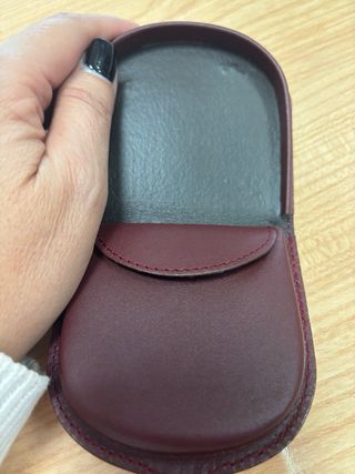 Monedero de piel estilo tacón