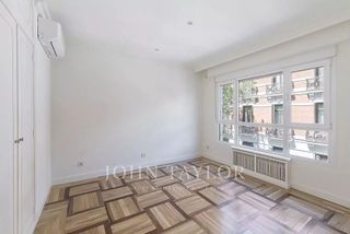 Piso en alquiler en Almagro en Madrid