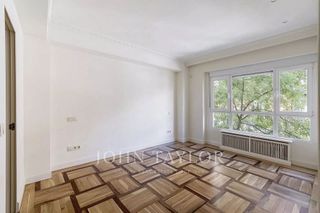 Piso en alquiler en Almagro en Madrid