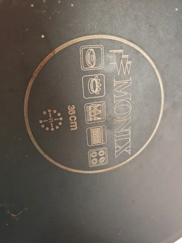 Paellera grande negra