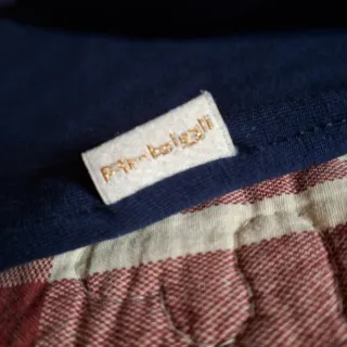 Maglia blu Artigli con strass argentate e dorate