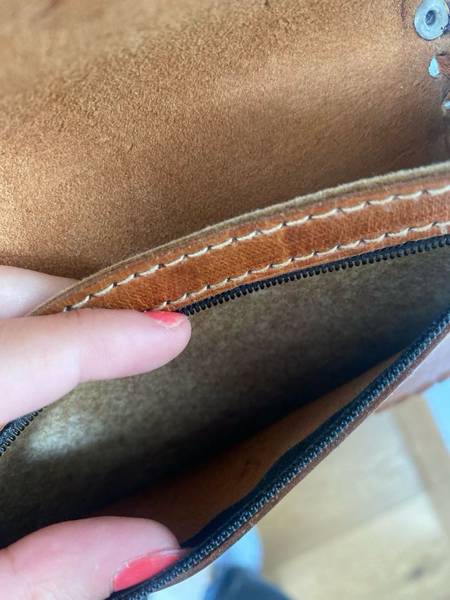 Bolso pequeño de cuero marrón