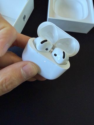 Apple AirPods 4 con ANC