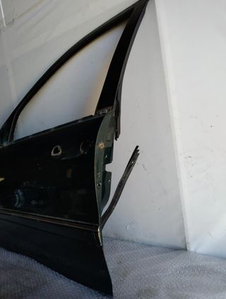 Mercedes 142105 puerta delantera izquierda clase c