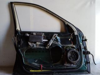 Mercedes 142105 puerta delantera izquierda clase c