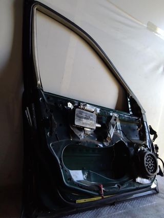 Mercedes 142105 puerta delantera izquierda clase c
