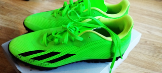 Zapatos de fútbol Adidas verdes