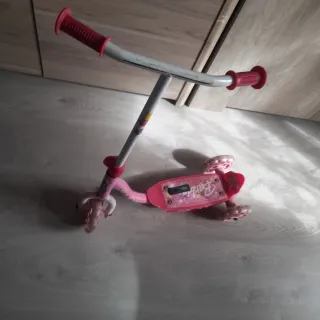 Patinete infantil Barbie 3 ruedas
