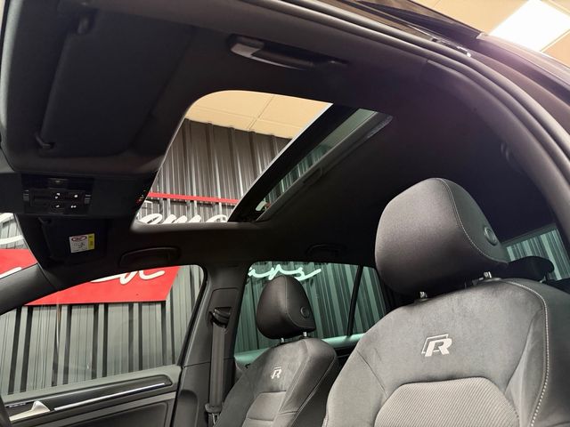 Volkswagen Golf 7.5 R 300 4M DSG7 Performace