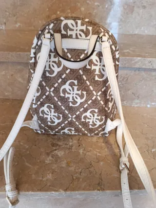 Mochila Guess Marrón y Blanca