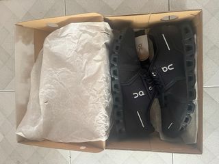 On Cloud 5 Talla 44.5 Negro Nuevas