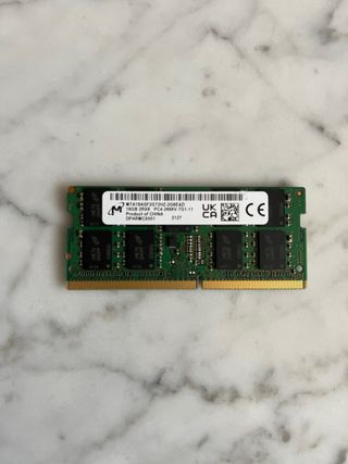 Memoria RAM 16GB- PC4-
2666MHz- 2RX8 