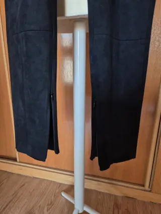 Pantalón Zara Negro + REGALO Pantalón negro - M